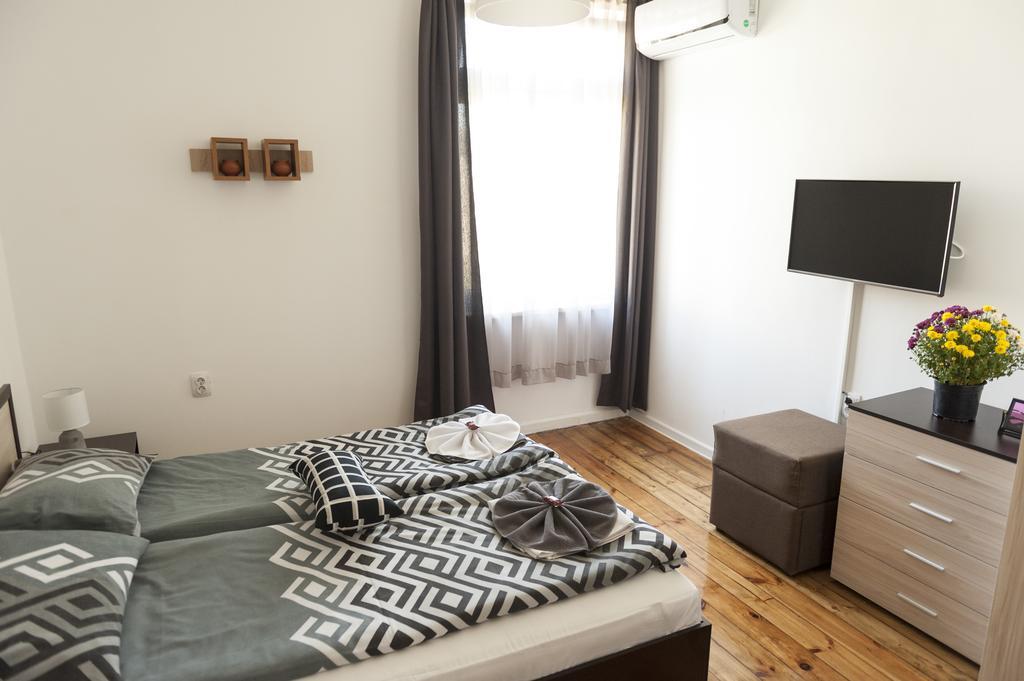 Graf Ignatiev - 3Br Apart Sofia Esterno foto